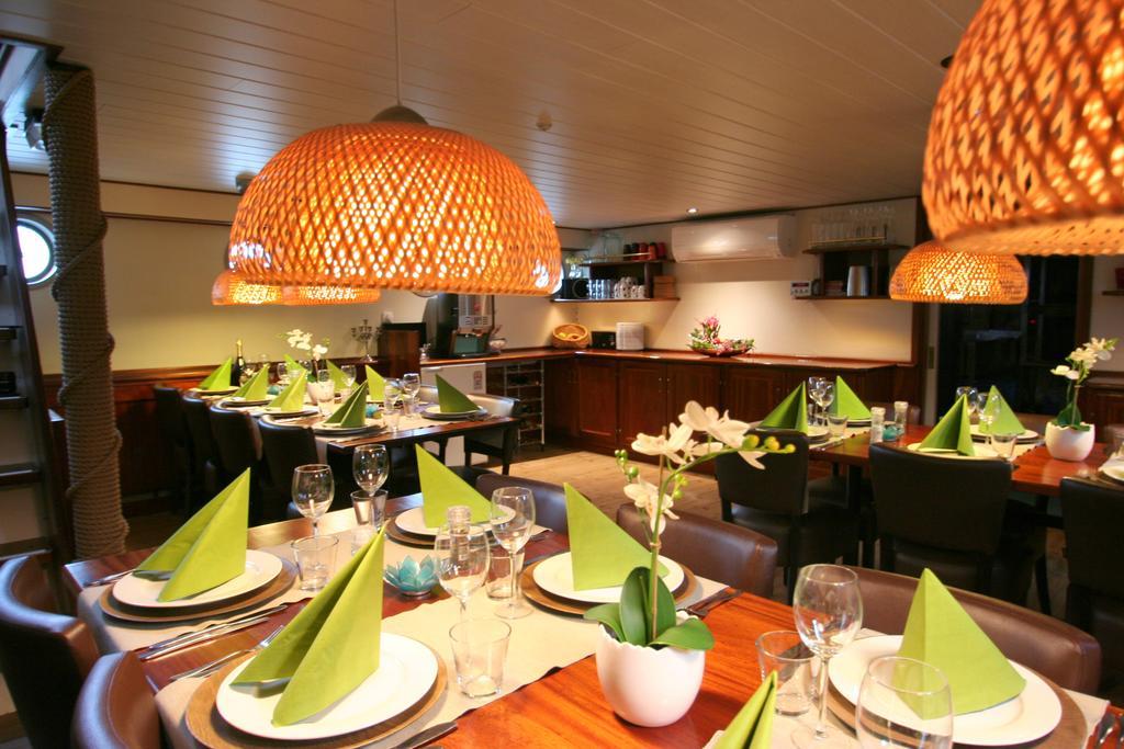 Hotelboat Fiep Амстердам Екстериор снимка