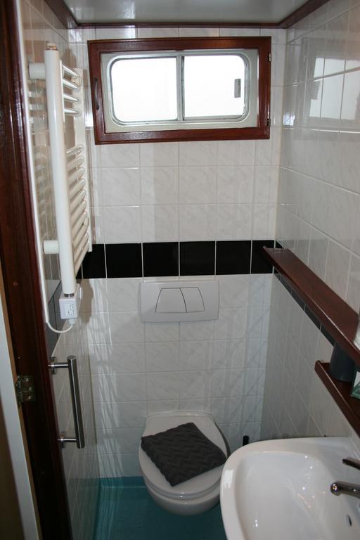 Hotelboat Fiep Амстердам Екстериор снимка