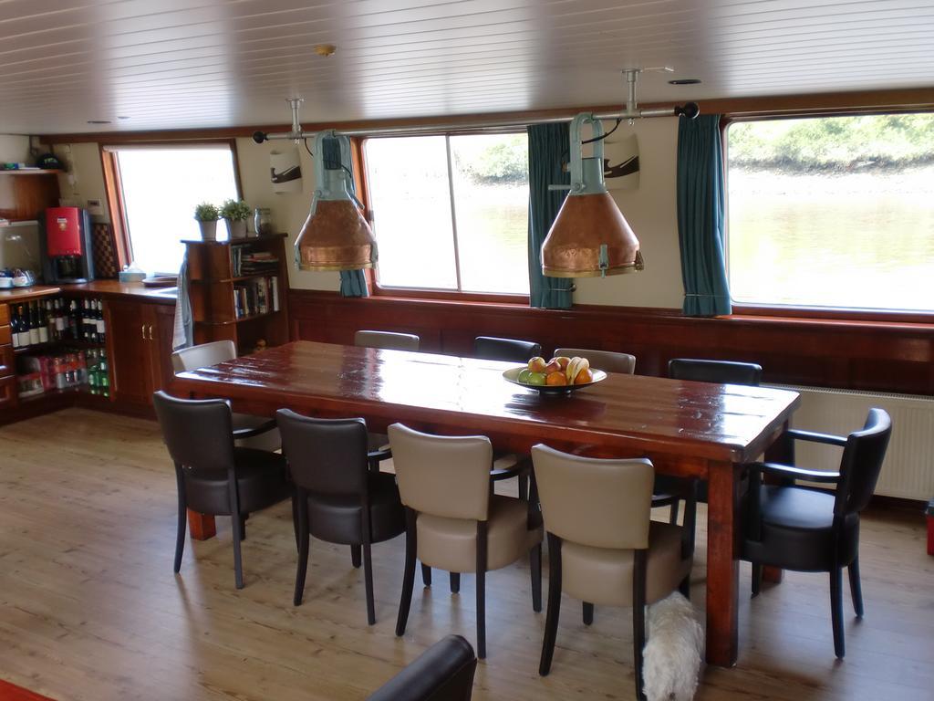 Hotelboat Fiep Амстердам Екстериор снимка