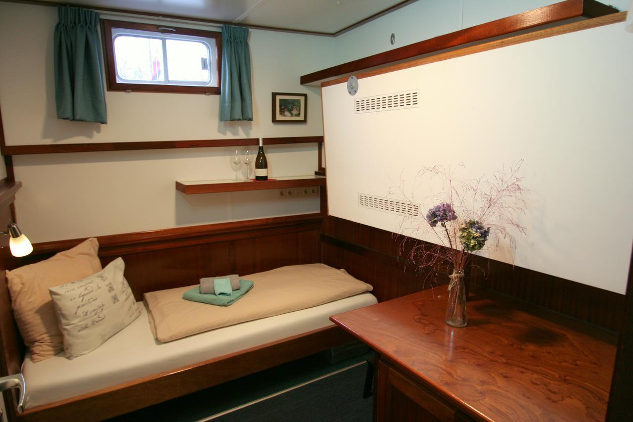 Hotelboat Fiep Амстердам Екстериор снимка